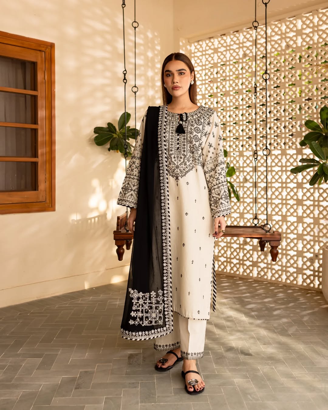 Arfa Emroidery 3 Pc By Muntaha